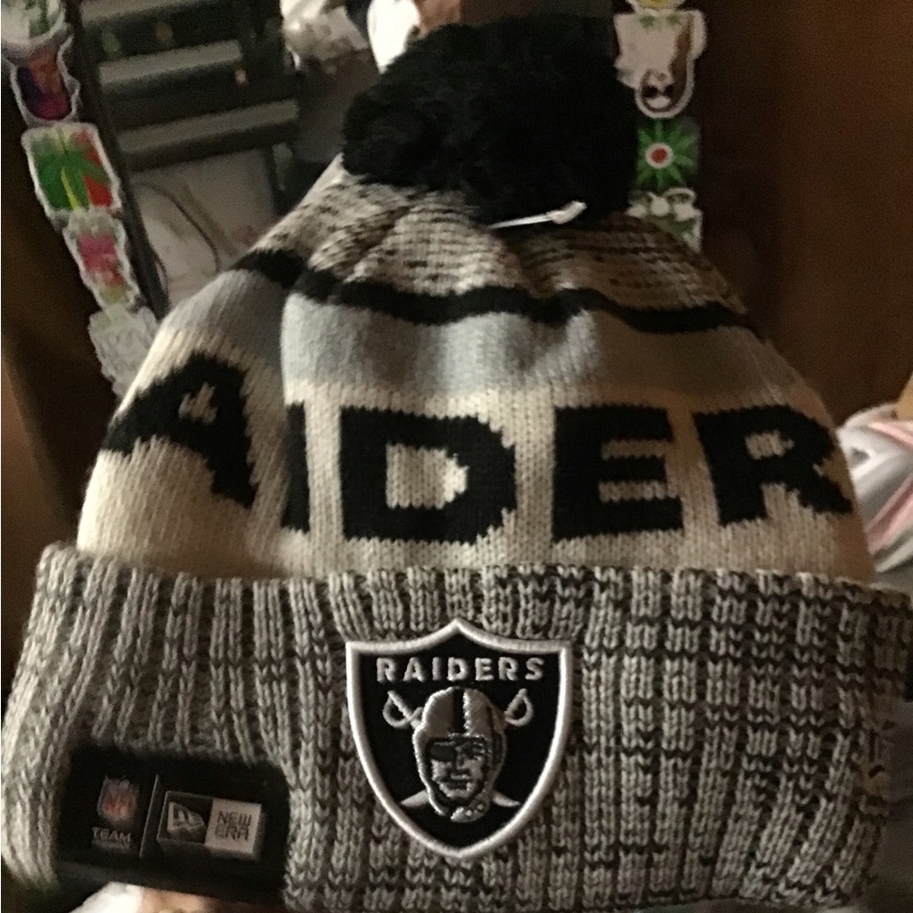 COPY - New era raiders beanie